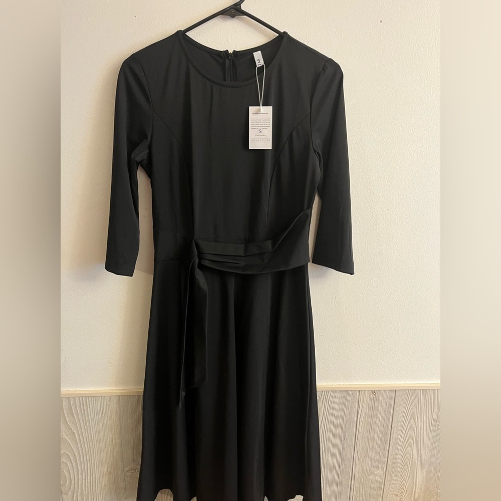 NWT FENJAR Women’s Elegance Audrey Hepburn Style dress black Small